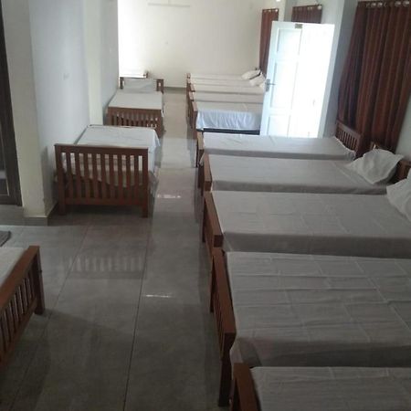 Jayalakshmi Rooms Vaduvanchal Bagian luar foto