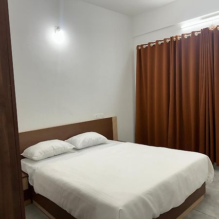 Jayalakshmi Rooms Vaduvanchal Bagian luar foto