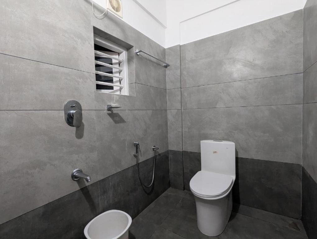 Jayalakshmi Rooms Vaduvanchal Bagian luar foto