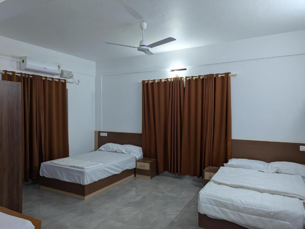 Jayalakshmi Rooms Vaduvanchal Bagian luar foto